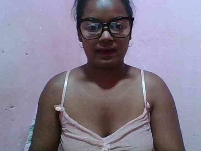 Imanoellah Live Webcam on BongaCams