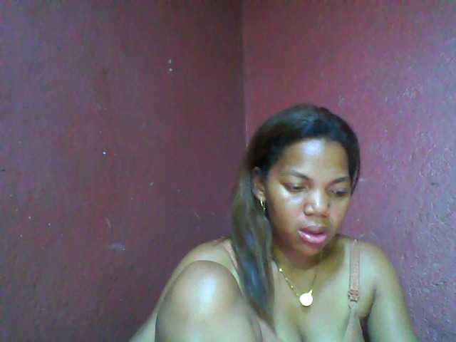 Carrollina's BongaCams show and profile