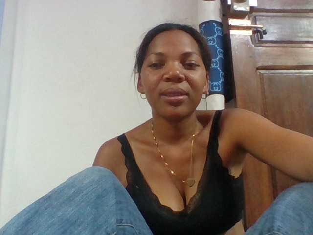 Carrollina's BongaCams show and profile