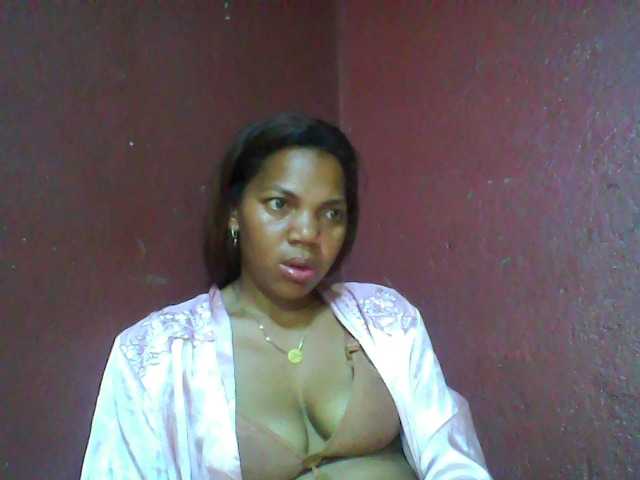 Carrollina's BongaCams show and profile