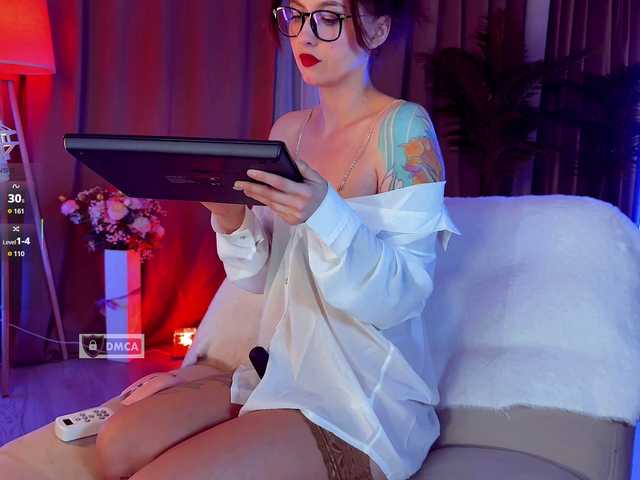 HoneyCherry's BongaCams show and profile