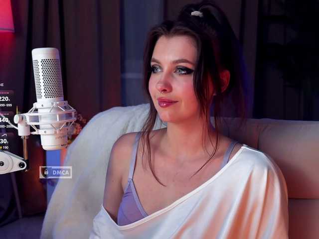 HoneyCherry's BongaCams show and profile