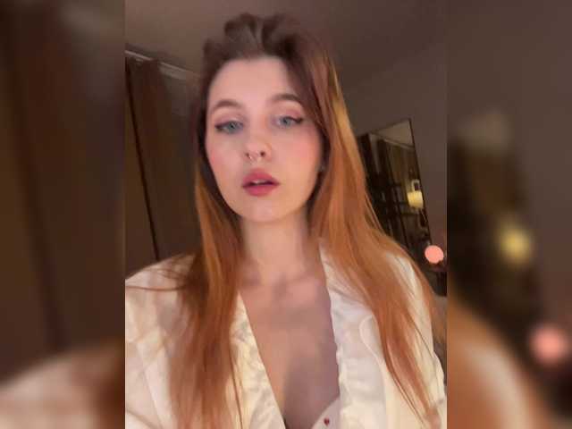 HoneyCherry's BongaCams show and profile