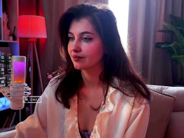 HoneyCherry's BongaCams show and profile