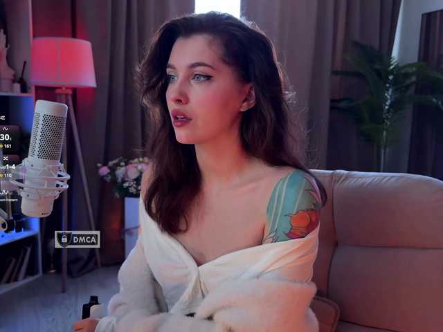 HoneyCherry's BongaCams show and profile