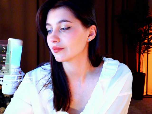 HoneyCherry's BongaCams show and profile