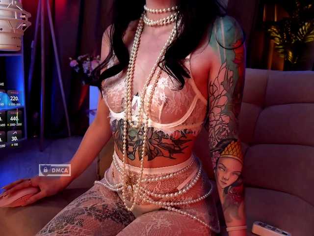 HoneyCherry's BongaCams show and profile