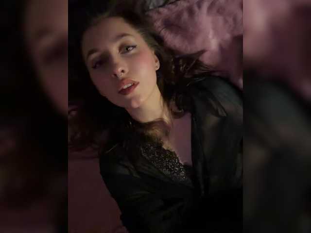 HoneyCherry's BongaCams show and profile