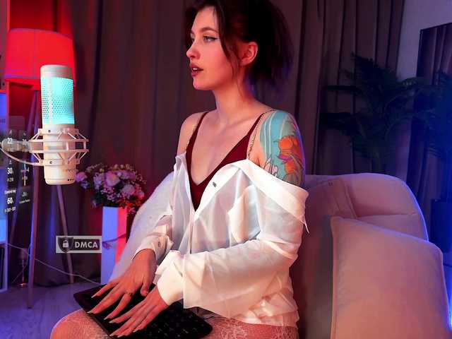 HoneyCherry's BongaCams show and profile