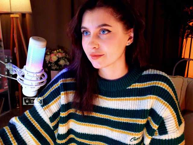 HoneyCherry's BongaCams show and profile