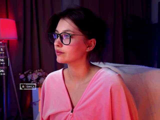 HoneyCherry's BongaCams show and profile