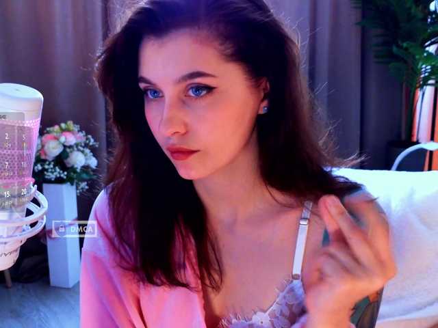 HoneyCherry's BongaCams show and profile