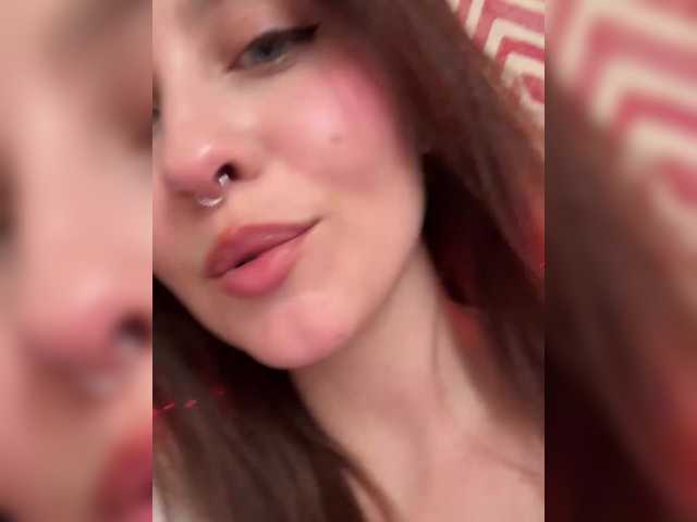 HoneyCherry's BongaCams show and profile