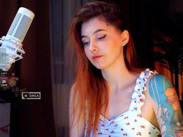 HoneyCherry's BongaCams show and profile