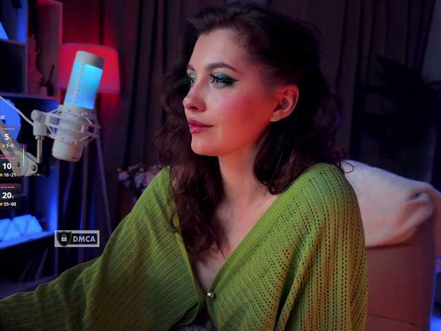 HoneyCherry's BongaCams show and profile