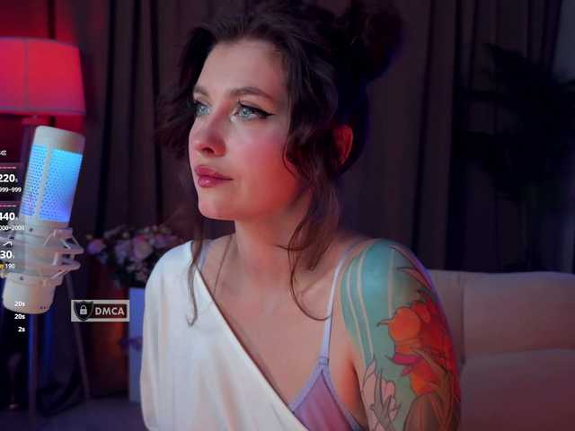 HoneyCherry's BongaCams show and profile