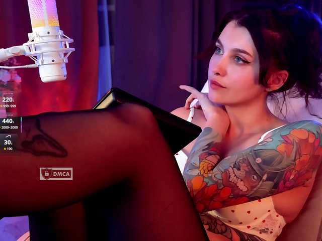 HoneyCherry's BongaCams show and profile