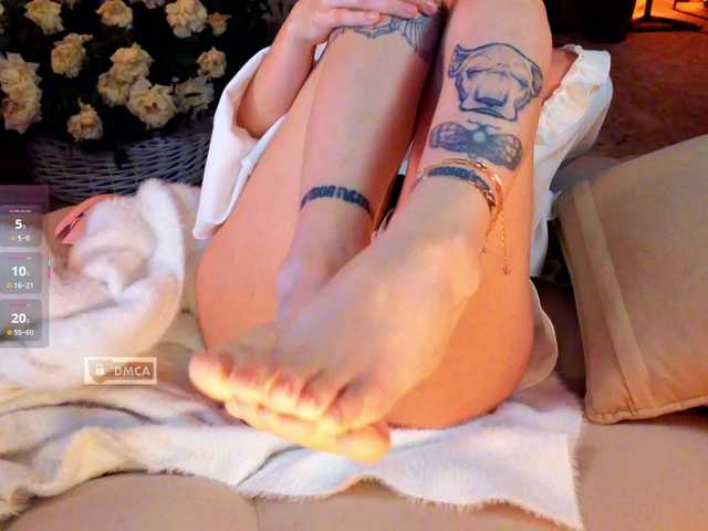 HoneyCherry's BongaCams show and profile