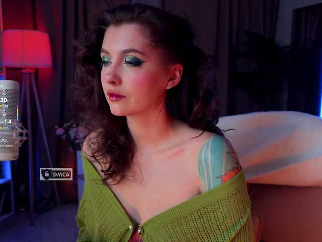 видео HoneyCherry