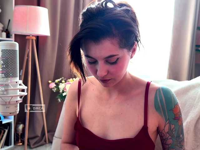 HoneyCherry's BongaCams show and profile