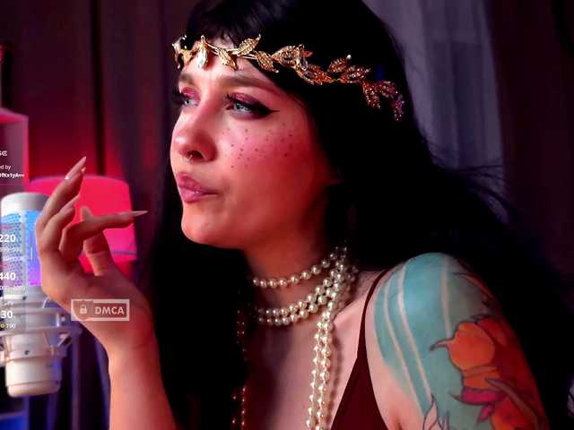 HoneyCherry's BongaCams show and profile