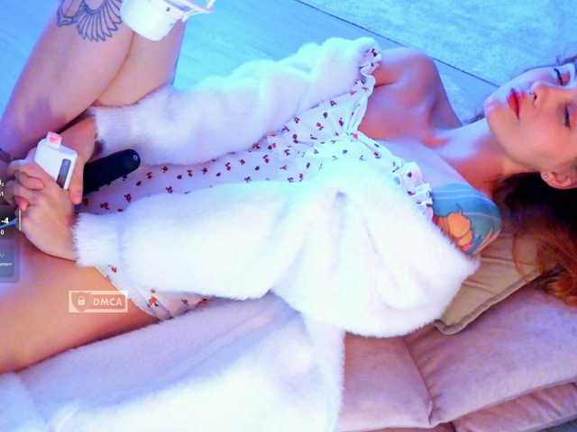 HoneyCherry's BongaCams show and profile