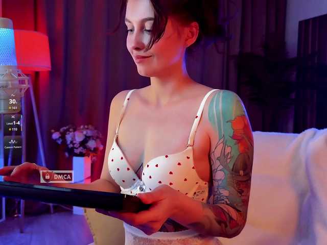 видео HoneyCherry