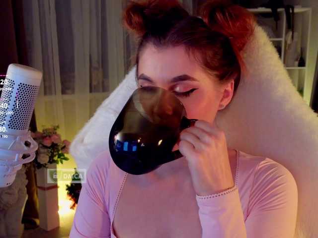 HoneyCherry's BongaCams show and profile