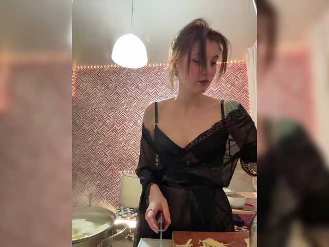 HoneyCherry's BongaCams show and profile