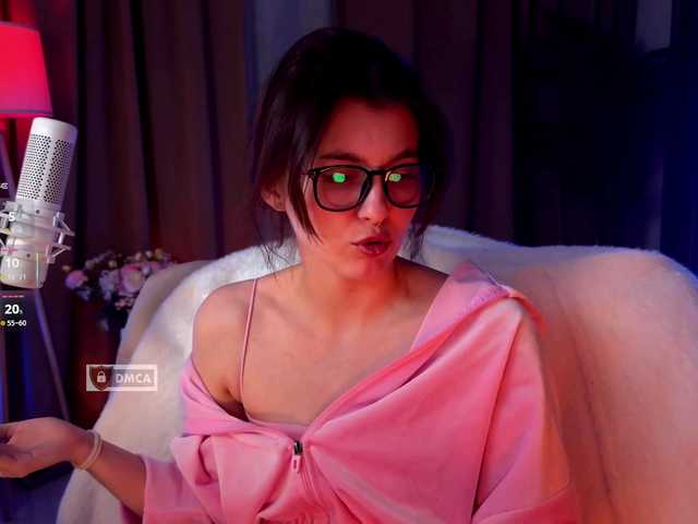 HoneyCherry's BongaCams show and profile