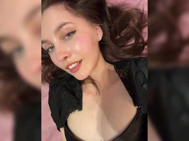 видео HoneyCherry