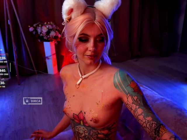 HoneyCherry's BongaCams show and profile