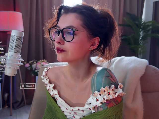 HoneyCherry's BongaCams show and profile