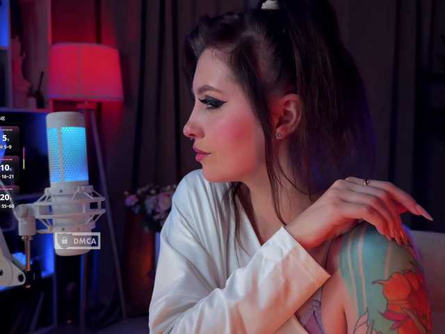 HoneyCherry's BongaCams show and profile