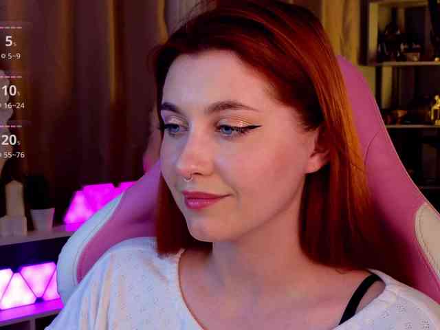 hot striptease HoneyCherry