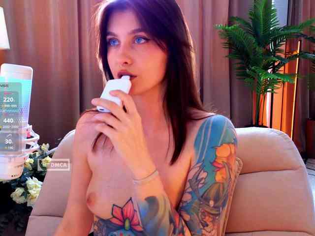 HoneyCherry Live Webcam on BongaCams