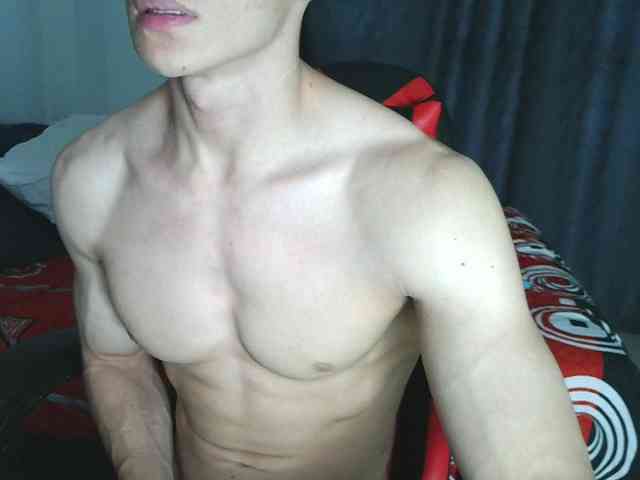 AresHolland Live Webcam on BongaCams