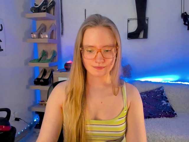 le modèle NancyErotic est en webcam porno dans un show sur le site bongacams, il possède les tags suivants: White/Caucasian,Blonde,Shaved