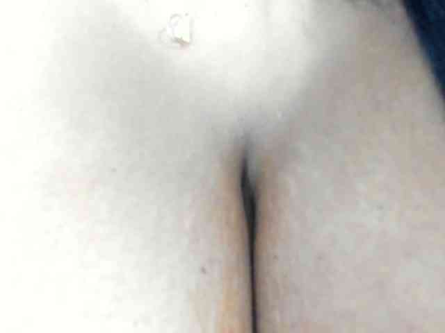 milfebony Live Webcam on BongaCams