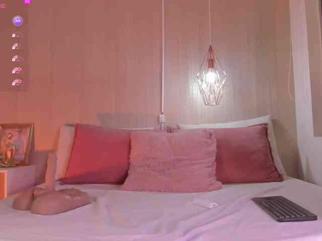 Ashley-Pink webcam