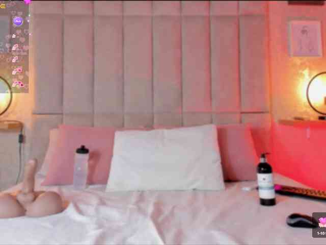 Ashley-Pink webcam