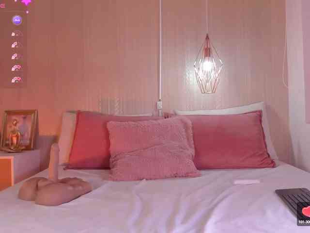 Ashley-Pink webcam