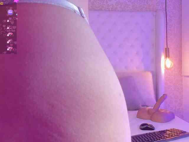 Ashley-Pink webcam