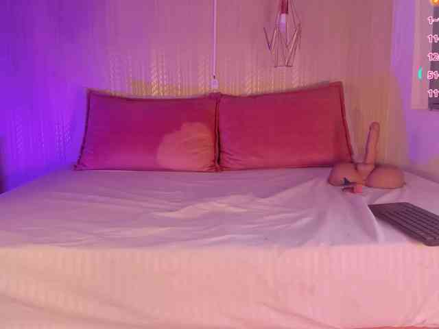 Ashley-Pink webcam