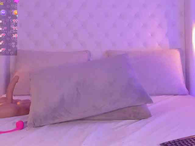 Ashley-Pink webcam