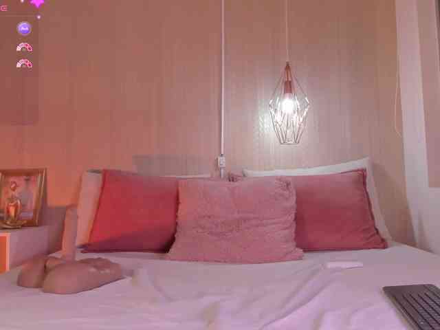 Ashley-Pink webcam