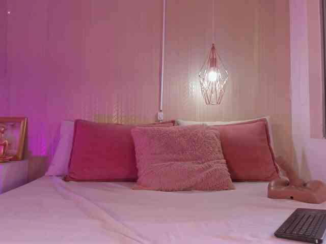Ashley-Pink webcam