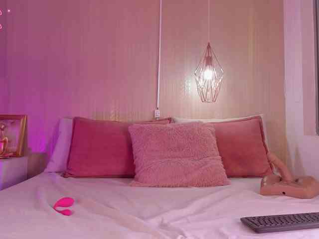 Ashley-Pink webcam