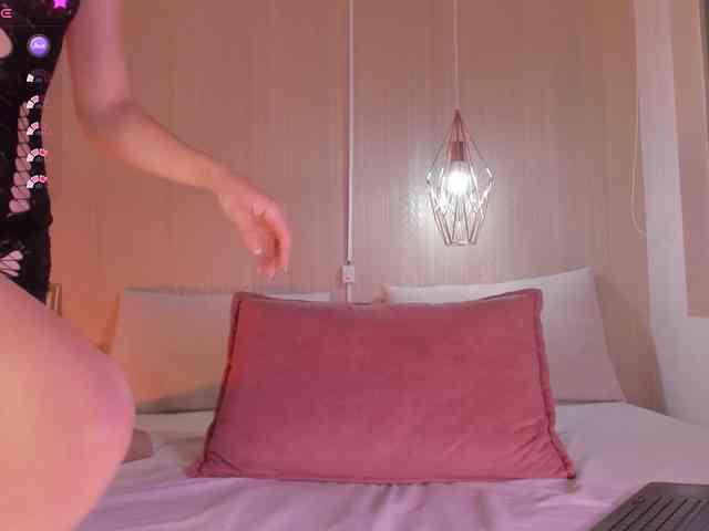 Ashley-Pink webcam