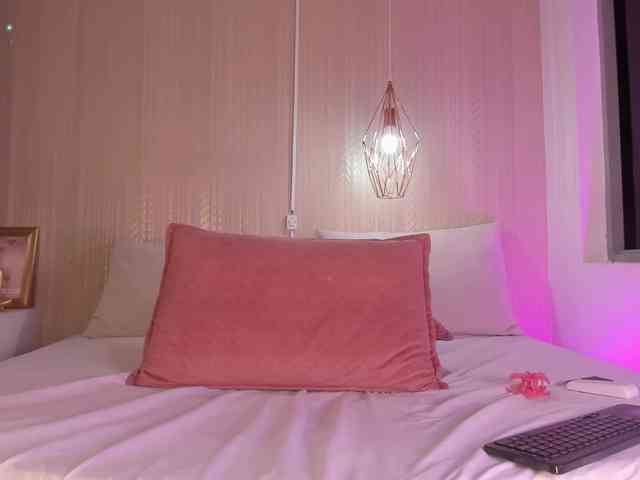 Ashley-Pink webcam
